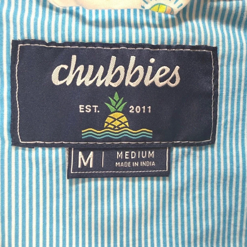 Chubbies Mens M White All Over TROPICAL PINEAPPLE BEER FRIDAY Button SS24CA0778A